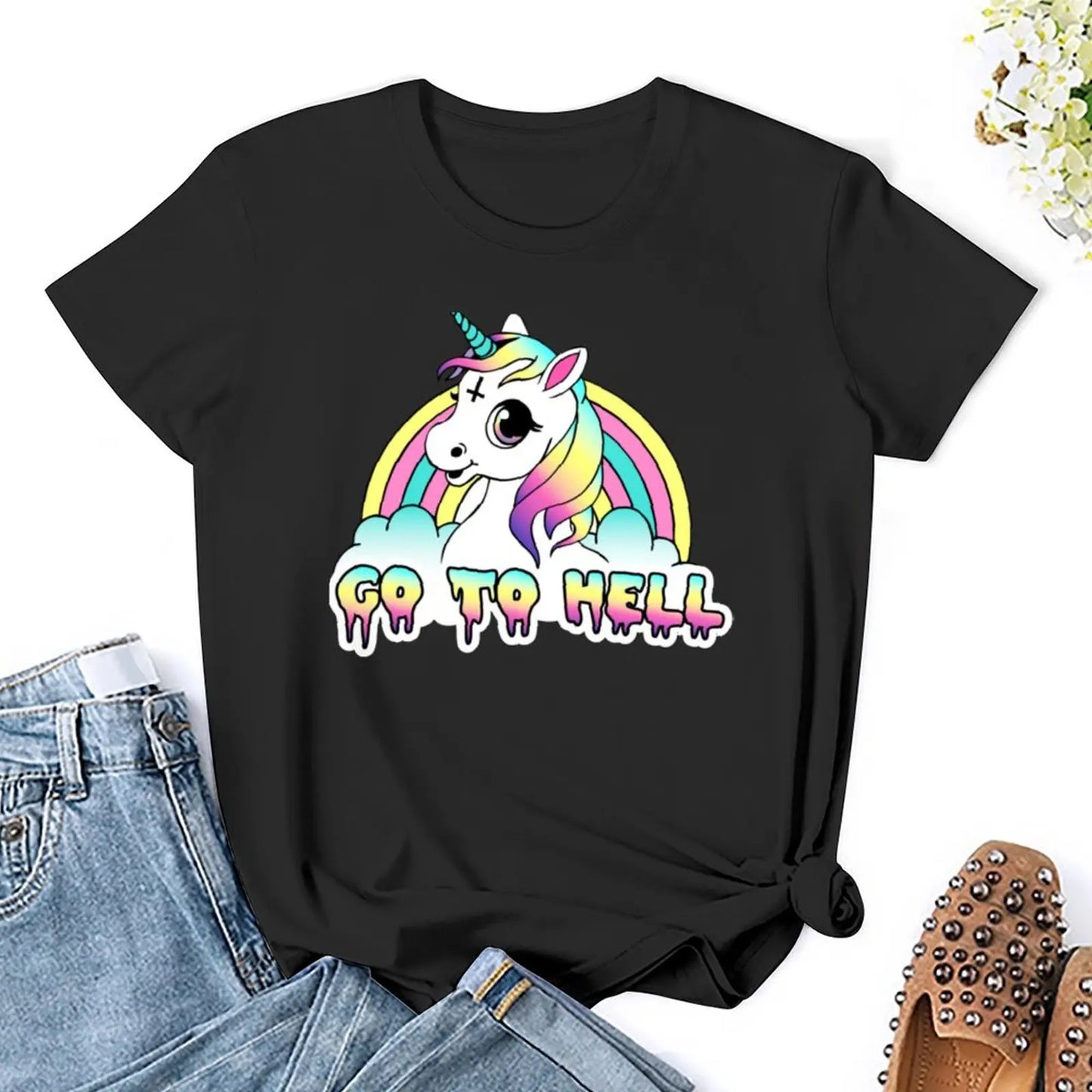 T-shirt Go To Hell Pastel Goth Unicorn. Abbigliamento estetico top estivo. 

LA COLLEZIONE  "ARTICOLI A PREZZI ULTRA BASSI" NON GARANTISCE QUALITA, RESI NE TEMPI BREVI DI CONSEGNA.